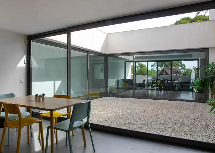 Modern Villa With Private Pool/ 400M To The Beach