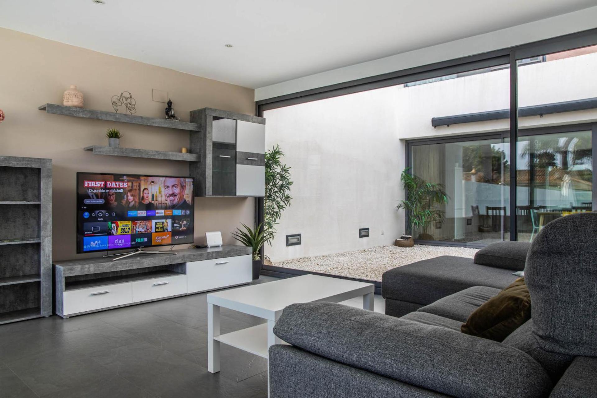 Villa Modern With Private Pool/ 400m To The *