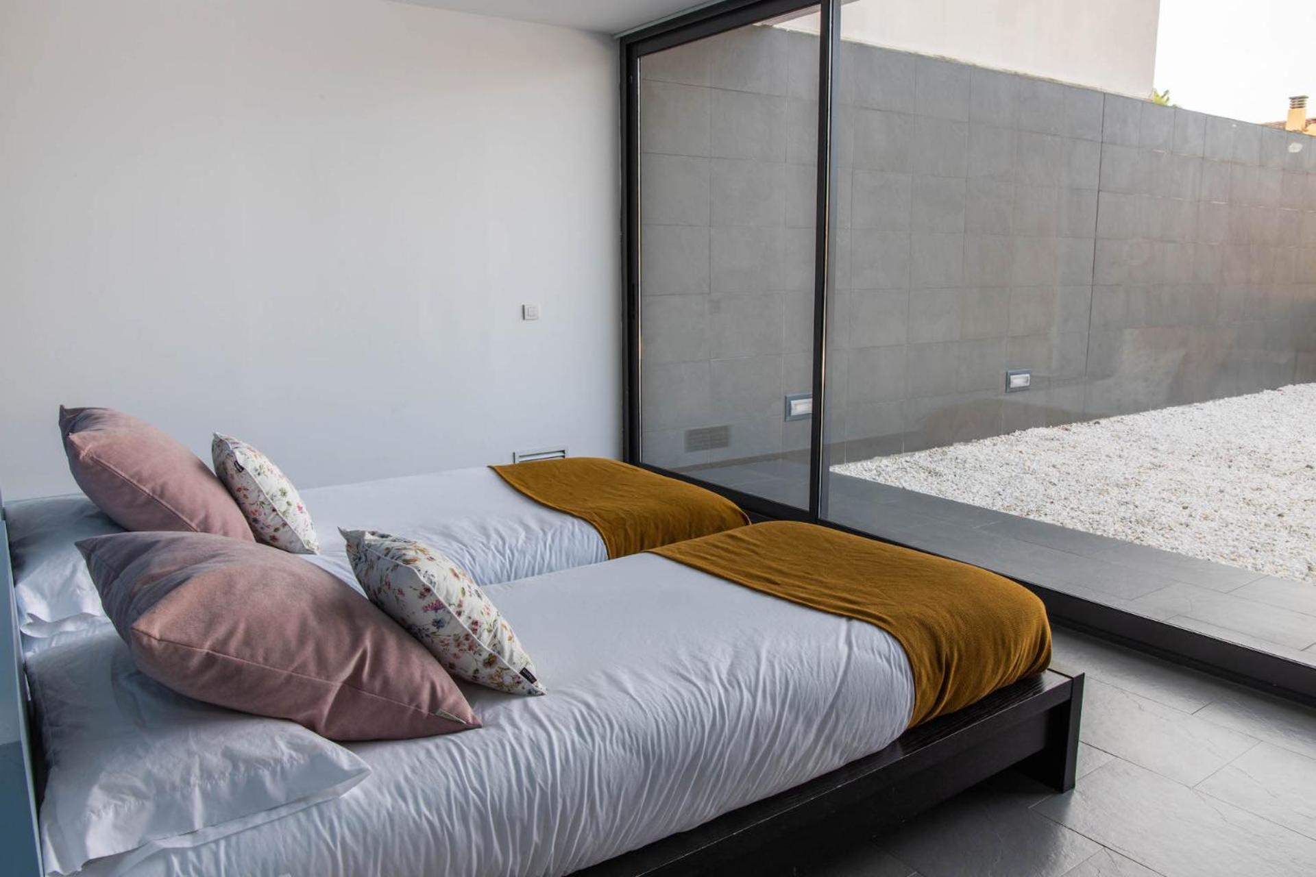 Modern With Private Pool/ 400m To The *